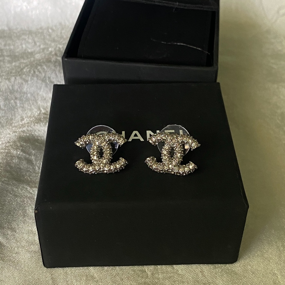 CHANEL Authentic EARRINGS SILVER